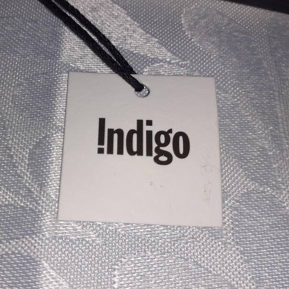 Indigo Wristlet - Picture 6 of 7